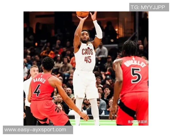 米切尔上半场表现平平仅得10分7投3中三分球命中率低迷